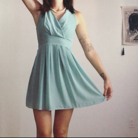 Mint green veil V neck dress - Picture 1 of 7